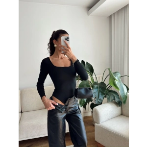 Kare Yaka Bodysuit - SİYAH