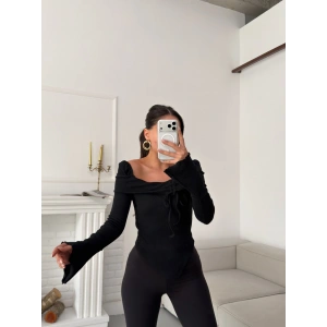 Kaşkorse Madonna Ön Büzgü Bluz - SİYAH