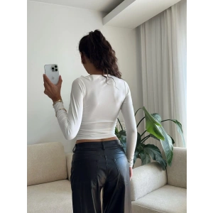 Kayık Yaka Crop