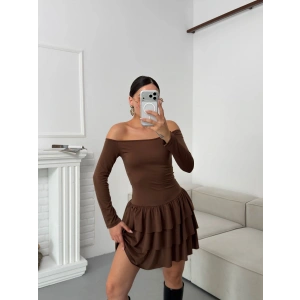 Kayık Yaka Fırfırlı Elbise - VİZON