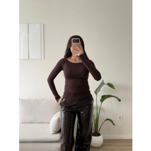 Kayık Yaka Transparan Bluz - KAHVE