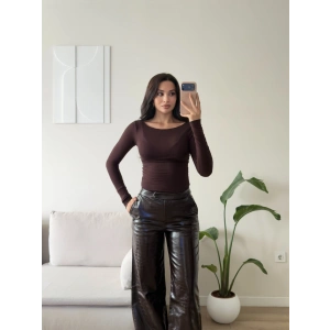 Kayık Yaka Transparan Bluz - KAHVE
