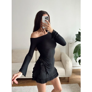 Kayık Yaka Yan Büzgü Bluz - SİYAH