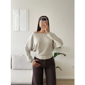 Kayık Yaka Yarasa Kol Bluz - BEJ