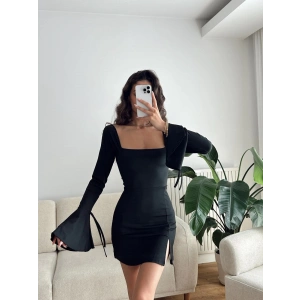 Kol Volanlı Yırtmaçlı Elbise - SİYAH