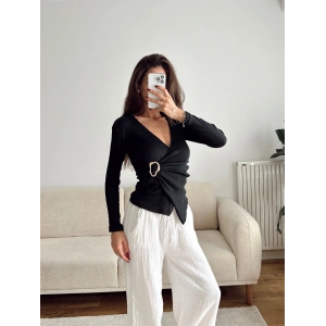 Kruvaze Aksesuar Bluz - SİYAH