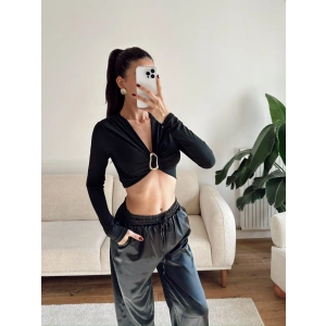 Kruvaze Ön Aksesuar Crop - SİYAH