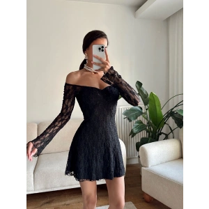 Madonna Yaka Dantel Astarlı Elbise - SİYAH