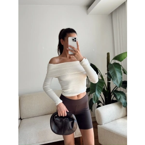 Madonna Yaka Yumoş Crop - EKRU