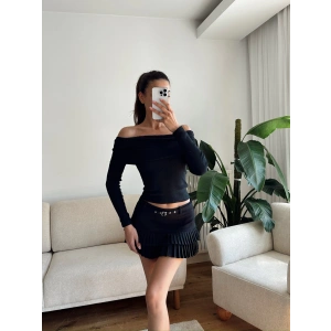 Madonna Yaka Yumoş Crop - SİYAH