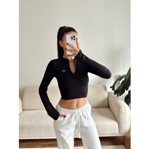 Marka Parmak Geçmeli Crop - SİYAH