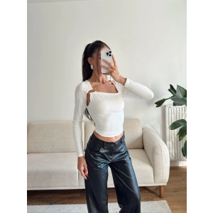 Metal Tokalı Fit Bluz - BEYAZ