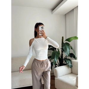Omuz Burgu Crop - BEYAZ