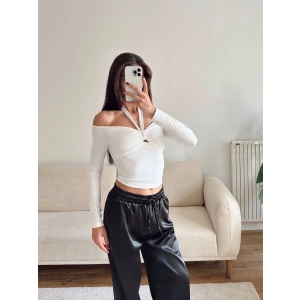 Ön Büzgü Boyun Bağlamalı Crop - BEYAZ