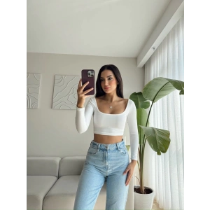Oval Yaka Basic Crop - BEYAZ
