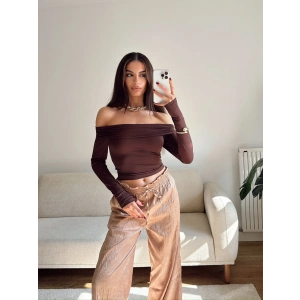 Parmak Geçmeli Madonna Crop - KAHVE