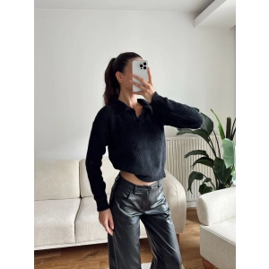 Sakallı Polo Yaka Crop - SİYAH