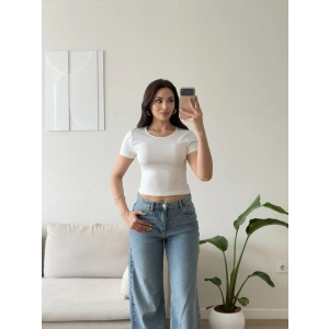 Sırt Güpür Detay Crop - BEYAZ