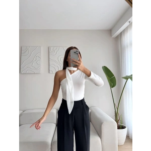 Tek Omuz Fularlı Bluz - BEYAZ