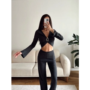 Tokalı Kruvaze Crop & Pantolon Takım - SİYAH