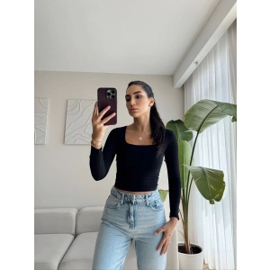 U Yaka Uzun Kol Bluz - SİYAH