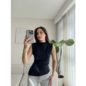 Vatkalı Asimetrik Bluz - SİYAH