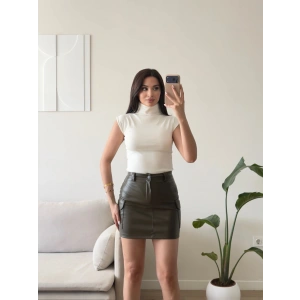 Vatkalı Dik Yaka Bodysuit - BEYAZ