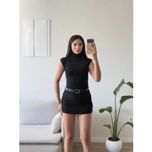 Vatkalı Dik Yaka Bodysuit - SİYAH