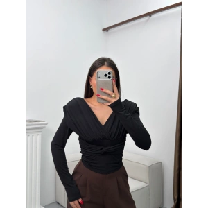 Vatkalı Drapeli Bluz - SİYAH