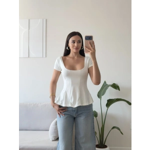 Volanlı Oval Yaka Bluz - BEYAZ