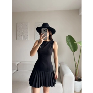 ZR Eteği Pileli Elbise - SİYAH