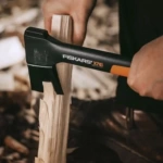 Fiskars X7 Kamp Baltası