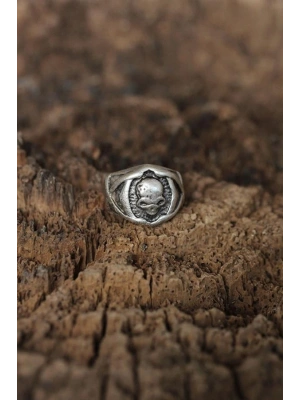 Ayarlanabilir Kuru Kafa Tasarımlı Erkek Yüzük