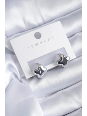 Gümüş Renk Yonca Model Pirinç Kadın Küpe