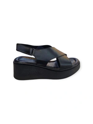 K1471118 Cırt Cırtlı Ayarlanabilir Yüksek Taban Kadın Sandalet Siyah