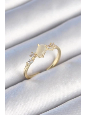 Pirinç Gold Renk Zirkon Taşlı Oval Beyaz Mineli Kadın Yüzük