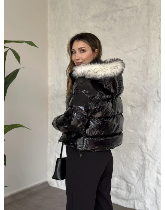 Marka model yanı lastik detaylı parlak mont siyah