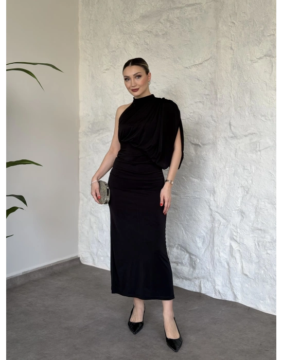 Tek omuz yarasa kol detaylı büzgülü elbise siyah