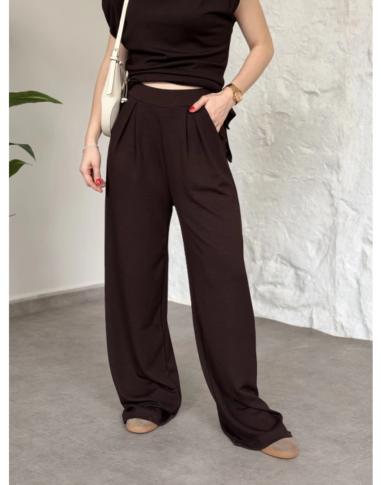 Asimetrik kesim omuzu vatkalı takım kahve