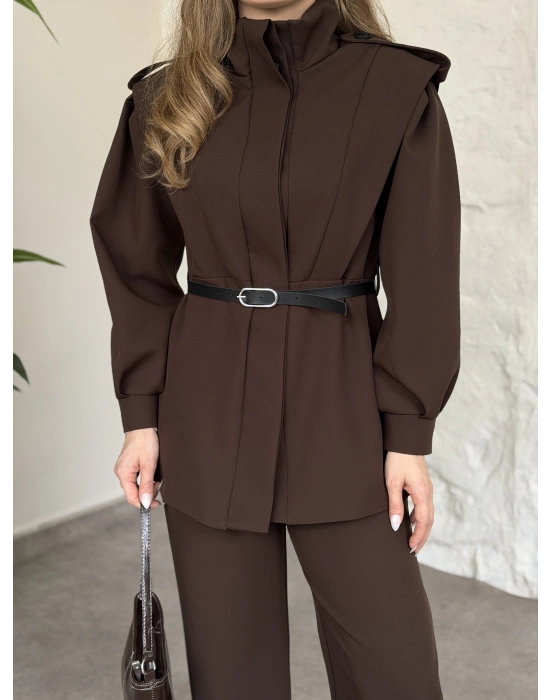 Boğazlı omuzu apoletli gizli düğmeli kemerli takım acı kahve