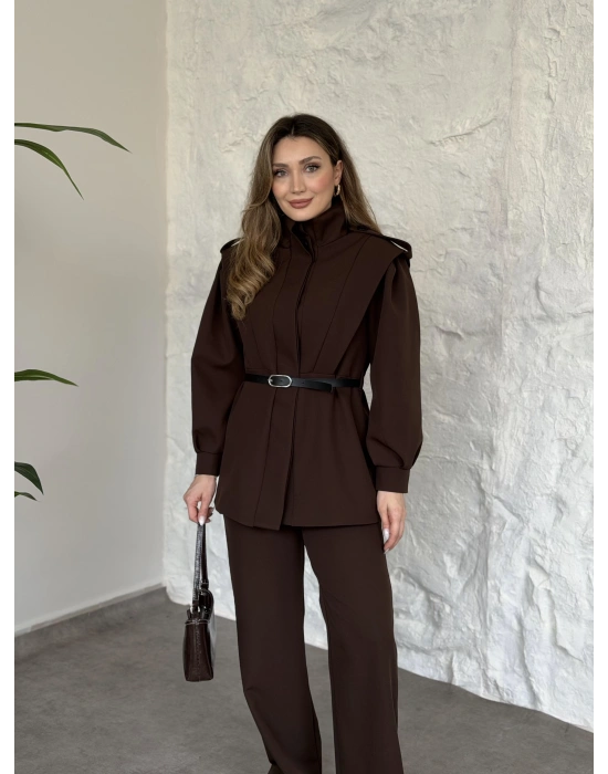 Boğazlı omuzu apoletli gizli düğmeli kemerli takım acı kahve