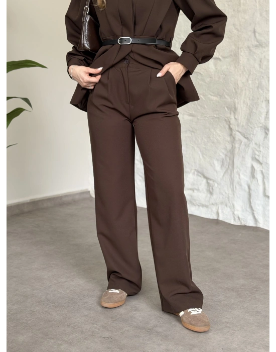 Boğazlı omuzu apoletli gizli düğmeli kemerli takım acı kahve