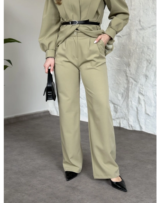 Boğazlı omuzu apoletli gizli düğmeli kemerli takım yeşil