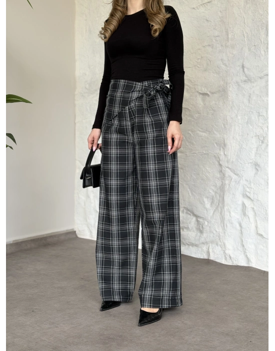 Marka model beli fularlı ekose pantolon siyah