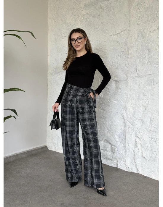 Marka model beli fularlı ekose pantolon siyah