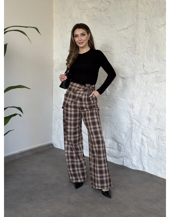 Marka model beli fularlı ekose pantolon kahve
