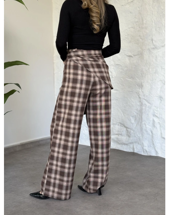 Marka model beli fularlı ekose pantolon kahve