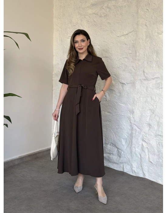 Önden fermuarlı belinden kuşaklı midi elbise kahve