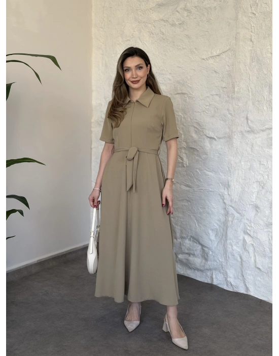 Önden fermuarlı belinden kuşaklı midi elbise yeşil
