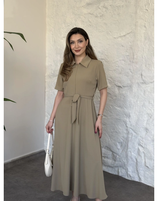 Önden fermuarlı belinden kuşaklı midi elbise yeşil